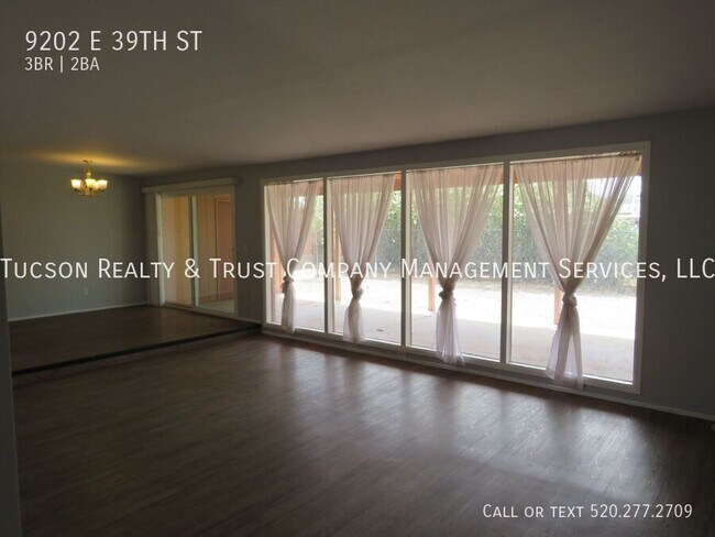 Foto del edificio - 9202 E 39th St