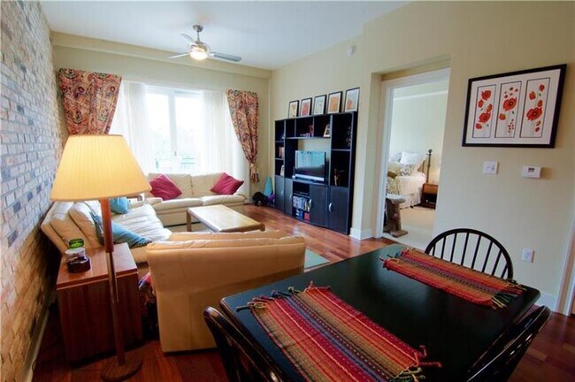 Foto del edificio - 201 W Ponce de Leon Ave