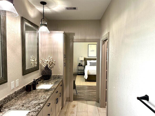 Foto del edificio - 25024 Sausalito Dr