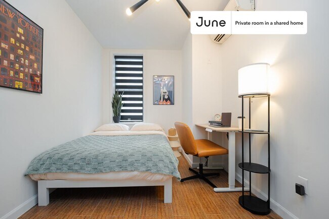 Building Photo - Room in Shared 3 bed/1 bath home in Chinatown