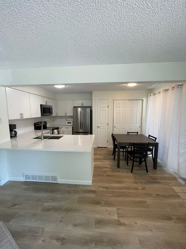 Building Photo - 4833 White Rock Cir