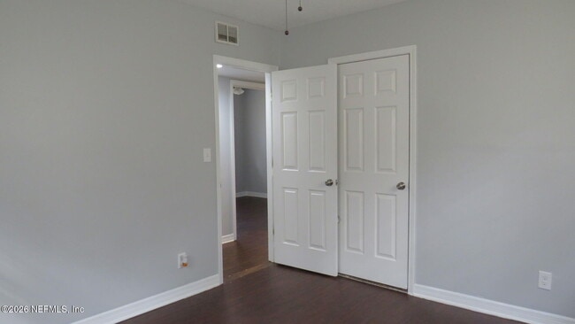 Building Photo - 1647 Dibble Cir E