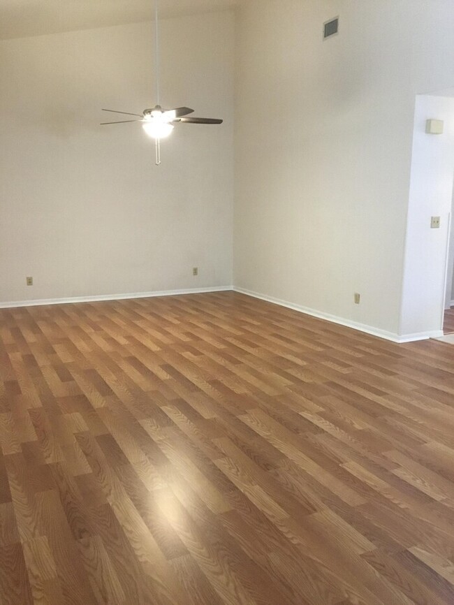 Building Photo - 6068 Huntington Woods Drive