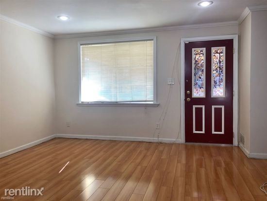 Foto del edificio - 3 br, 1.5 bath Townhome - 1235 Kevin R