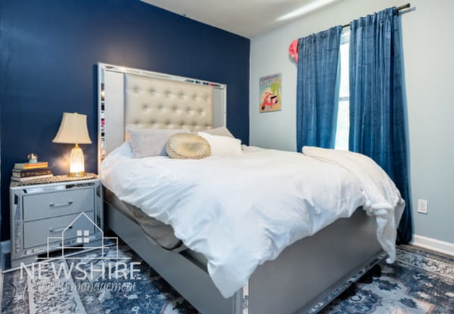 Foto del edificio - 2 Bedroom Town Home! - Discover Hampton Ave Apartments in Greenville, SC!