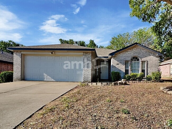 Building Photo - 916 Dixon Ln