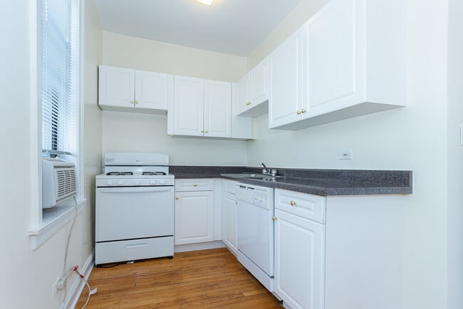 Building Photo - 346 Park Ave