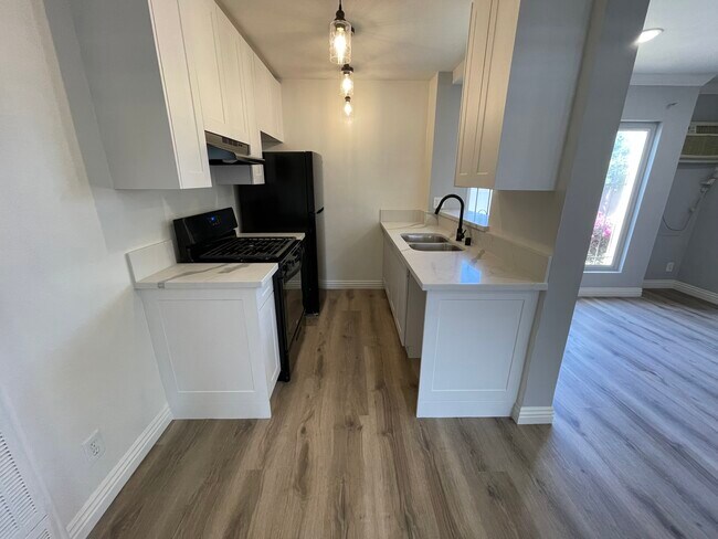 Foto del edificio - 6701 Fountain Ave