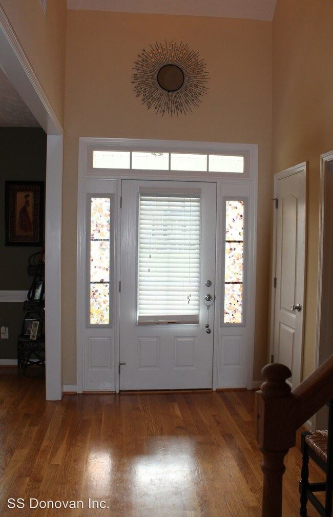 Building Photo - 4 br, 2.5 bath House - 2722 DeKoven Drive