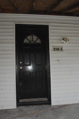 Building Photo - 216 King St