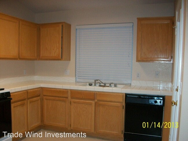 Building Photo - 3 br, 2 bath House - 1905 NAVAJO LAKE WAY
