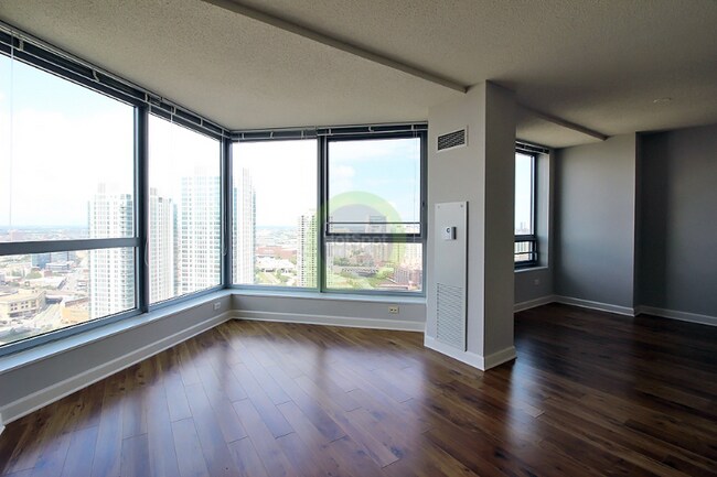 Foto del edificio - 288 N Canal St