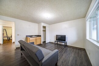 Building Photo - 1555 NE Merman Dr