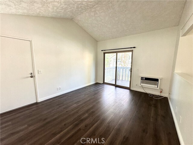 Foto del edificio - 960 E Bonita Ave