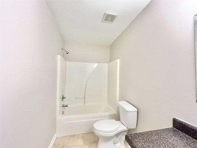 Foto del edificio - 729 Wheel House Ln