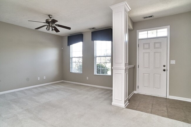 Building Photo - 2 BDRM, 2.5BA Townhouse in Fishers