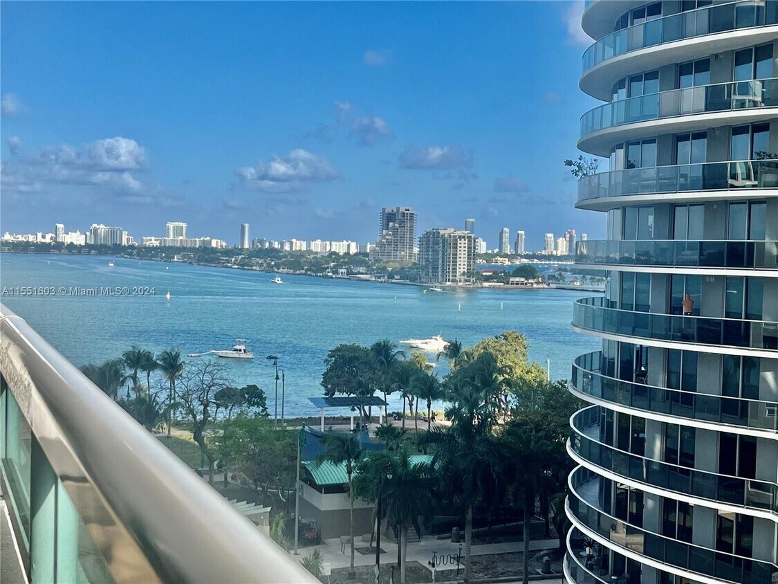 Primary Photo - 1800 N Bayshore Dr