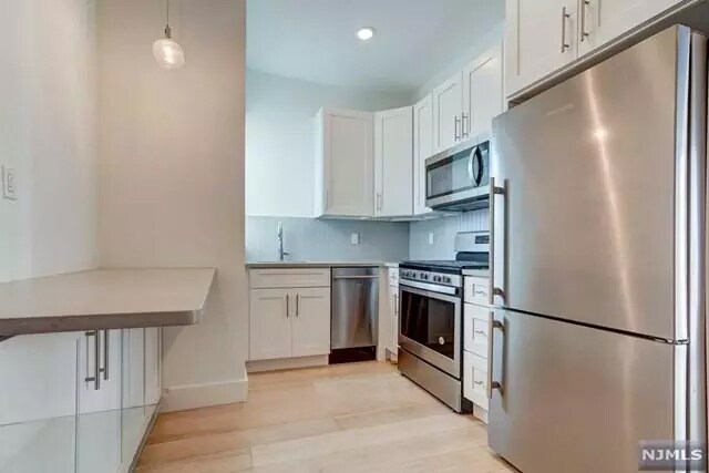 Primary Photo - 375 Baldwin Ave