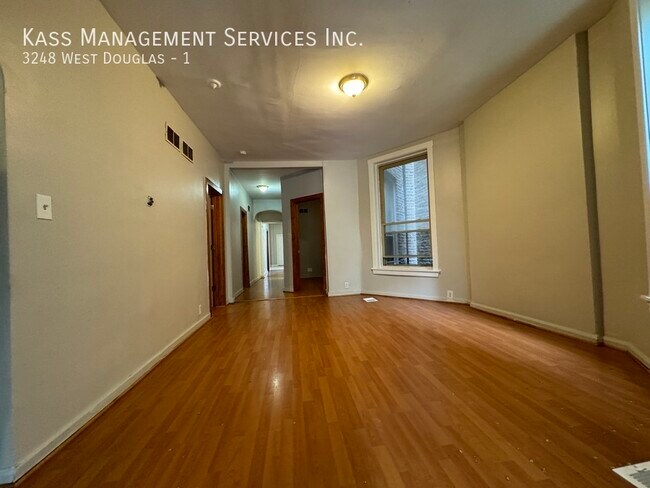 Building Photo - Douglas Boulevard,  Spacious 4 bed 2 bath,...