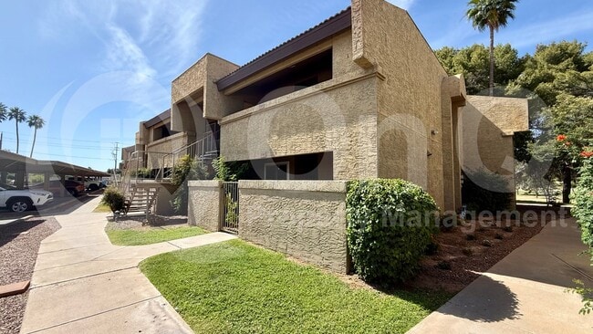Foto del edificio - 4050 E Cactus Rd