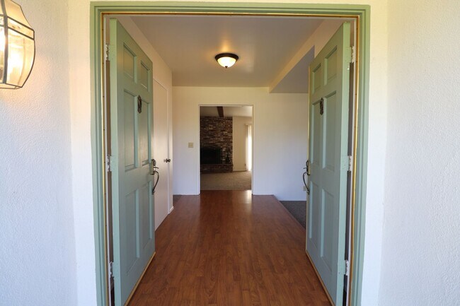 Foto del edificio - **Single-Story Foxenwoods Home on a Cul-de-Sac – Spacious Yard!**