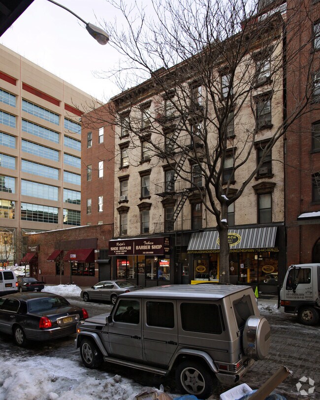 Building Photo - 57 Beach St