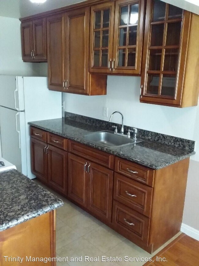 Building Photo - 1816 Fairview St