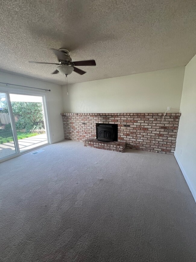 Building Photo - 2123 Apricot Ct