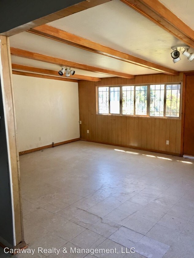 Building Photo - 4022 Grove St