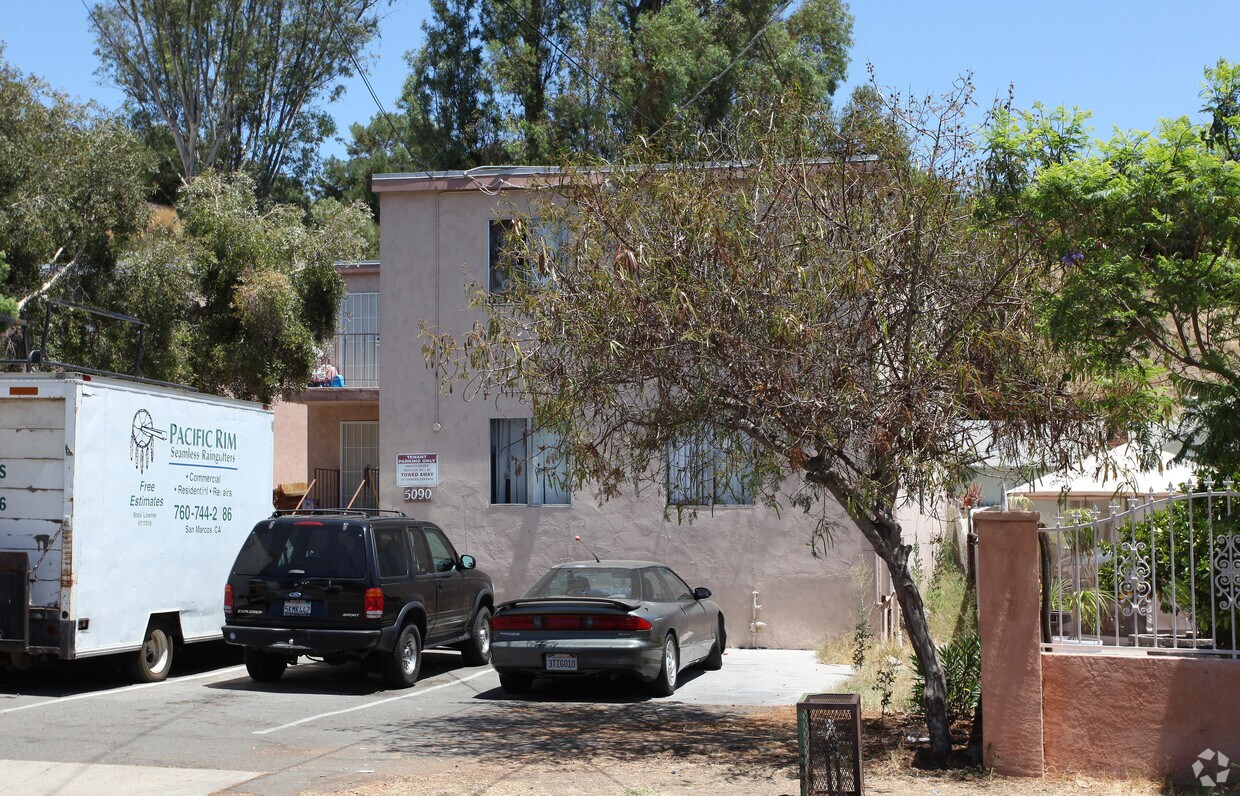 Building Photo - 5090 Auburn Dr