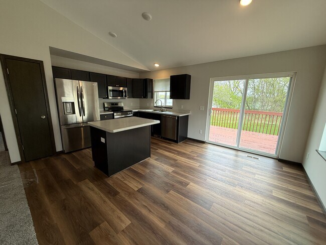 Foto del edificio - 930 Waters Edge Ct