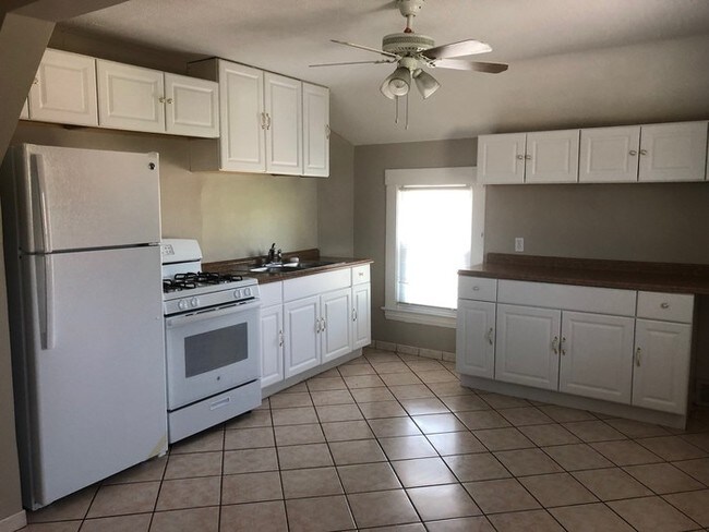 Second Floor With 3rd Floor Bedroom Apartment For Rent In