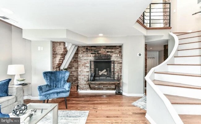 Building Photo - 2024 N St NW