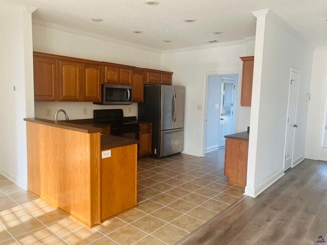 Building Photo - 604 Stirling Bridge Dr