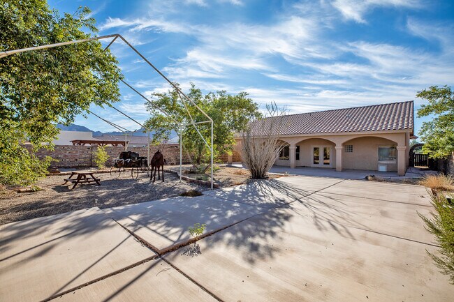 Foto del edificio - 14532 E 48th Dr