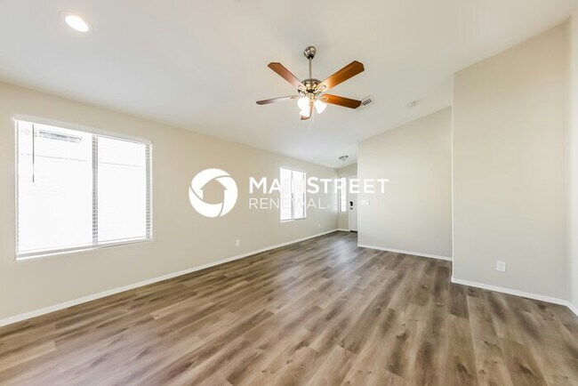 Building Photo - 3 Bedroom Pet-Friendly Home in Phoenix, AZ with Main Street Renewal