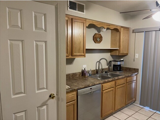 Foto del edificio - 12605 Copperwood Dr NE