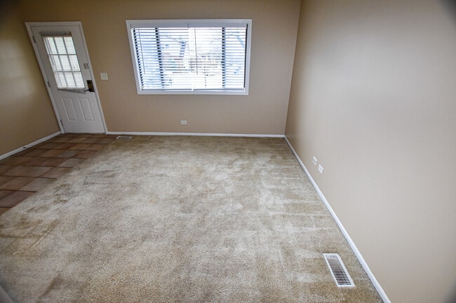 Foto del edificio - 3447 Fox Hill Rd