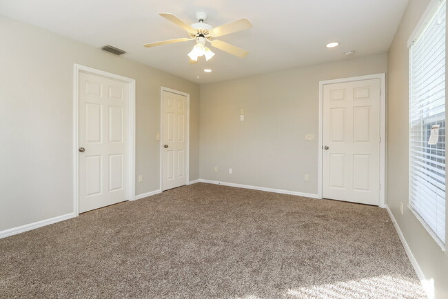 Building Photo - 1413 SW 11th Pl