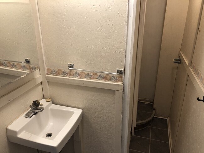 Foto del edificio - Coal Center 1 Bedroom
