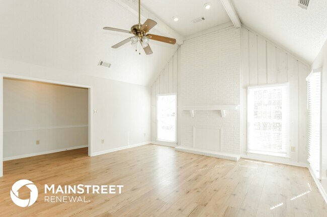 Foto del edificio - 8018 Cross Village Dr