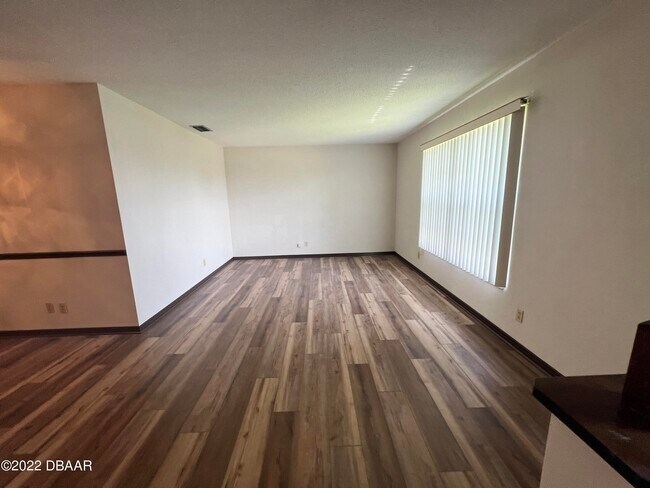 Building Photo - 34 Sea Harbor Dr W