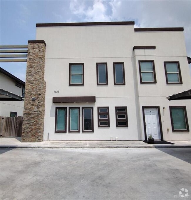 Building Photo - 1226 Upas Dr