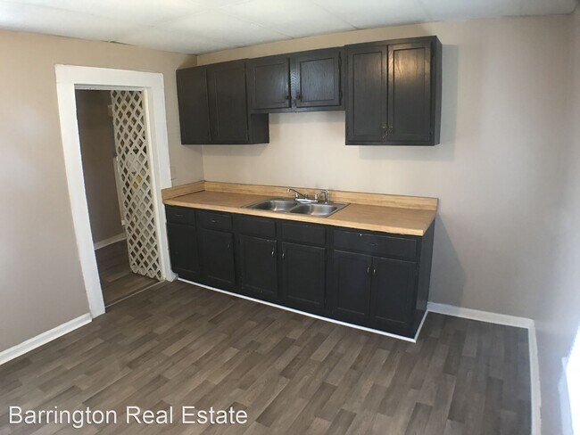Building Photo - 3 br, 1 bath House - 1017 15th Place S.W.