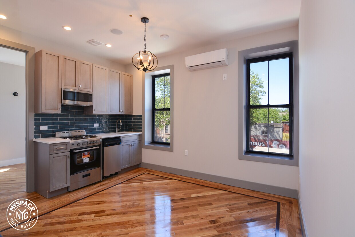 Foto principal - 741 Sheffield Ave
