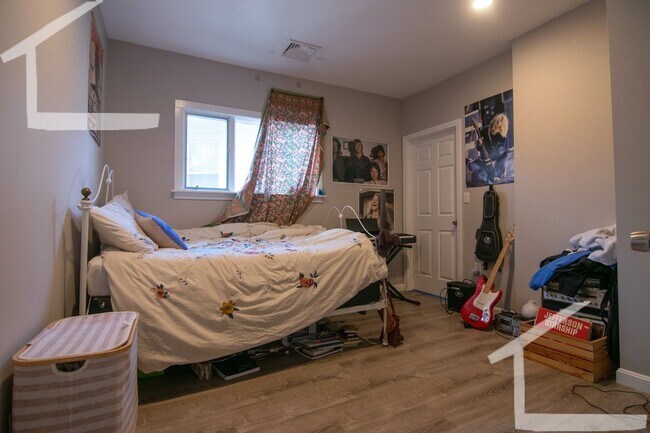 Foto del edificio - HOT ALLSTON LISTING!!!!