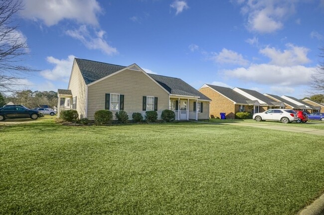 Foto del edificio - 3418 Pear Tree Court Unit B