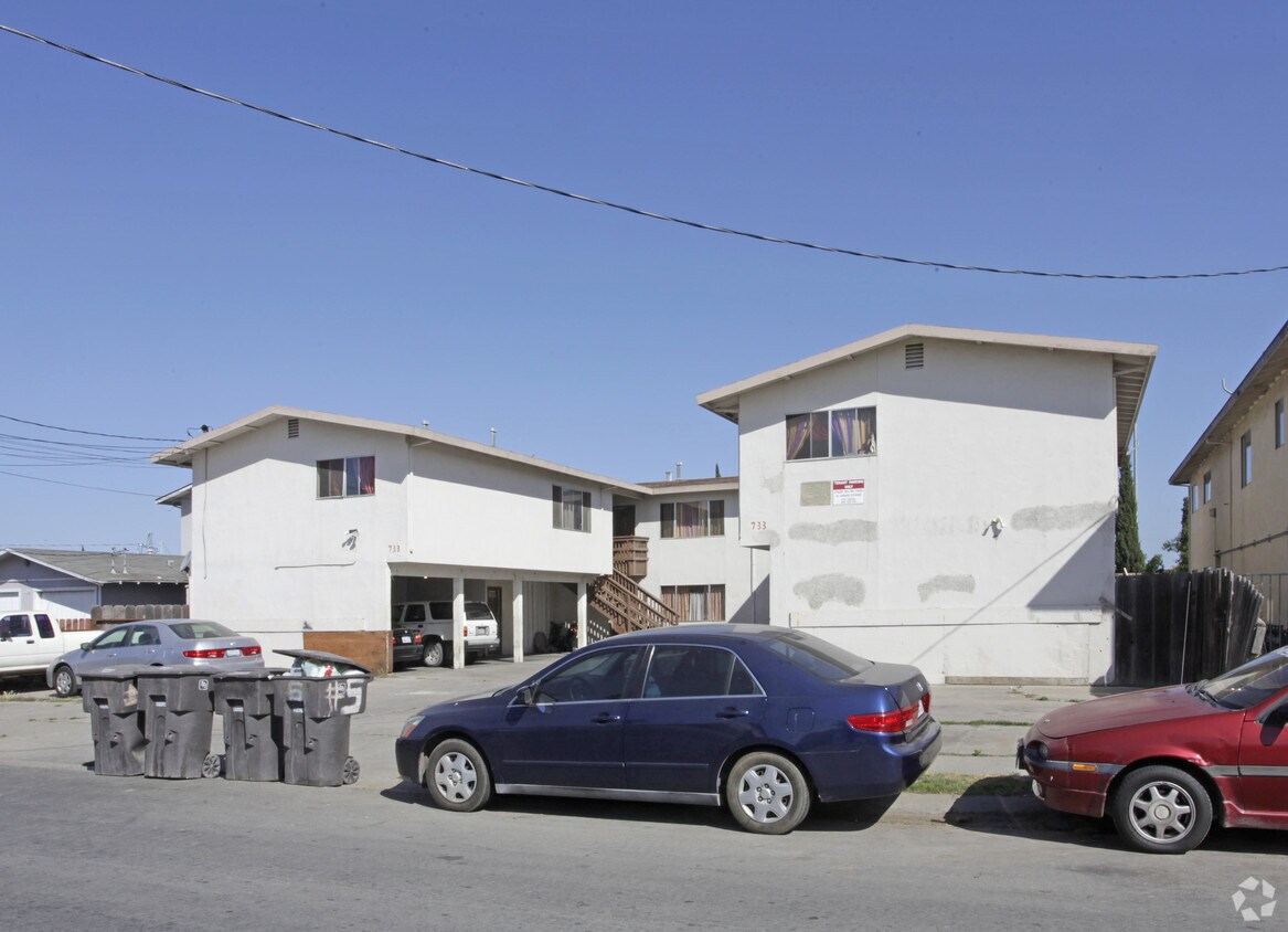 Building Photo - 733 Kilbreth Ave