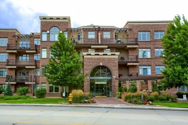 Primary Photo - 2700 E Cherry Creek S Dr