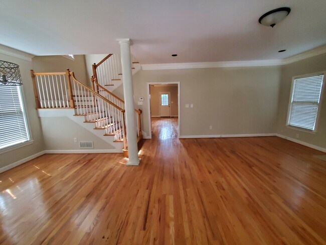 Foto del edificio - 799 Hill St SE